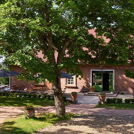 Soederlangvik Glamping *