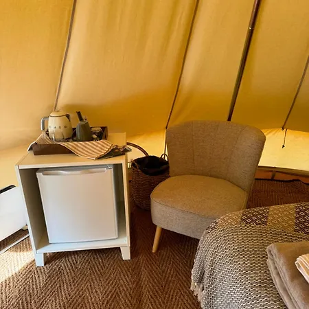 Soederlangvik Glamping *
