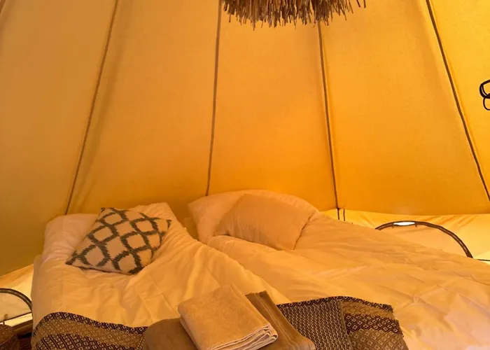 Soederlangvik Glamping אוהל מפואר *